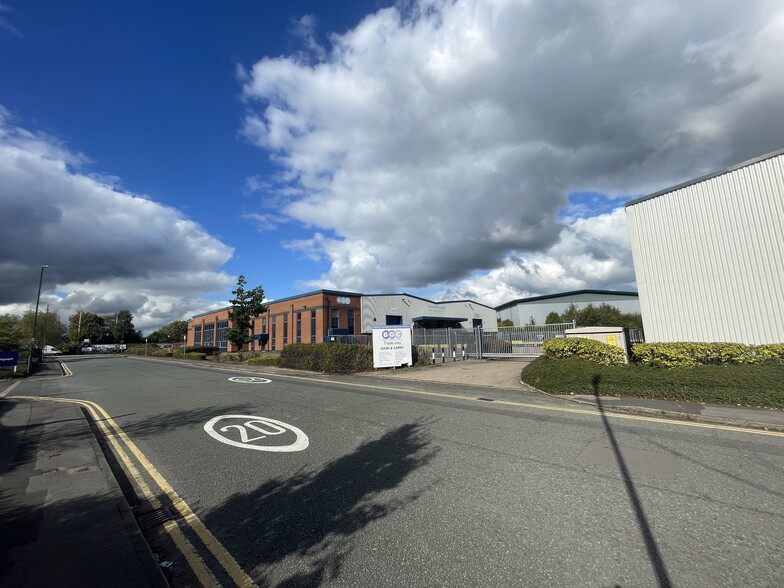 Dabell Ave, Nottingham to rent - Building Photo - Image 2 of 7