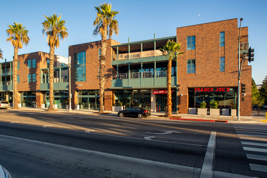 2300 Wilshire Blvd, Santa Monica, CA for rent - Building Photo - Image 2 of 9