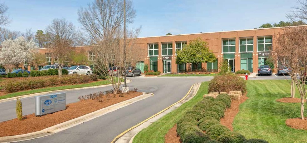 2200 Gateway Centre Blvd, Morrisville, NC for rent - Building Photo - Image 2 of 13