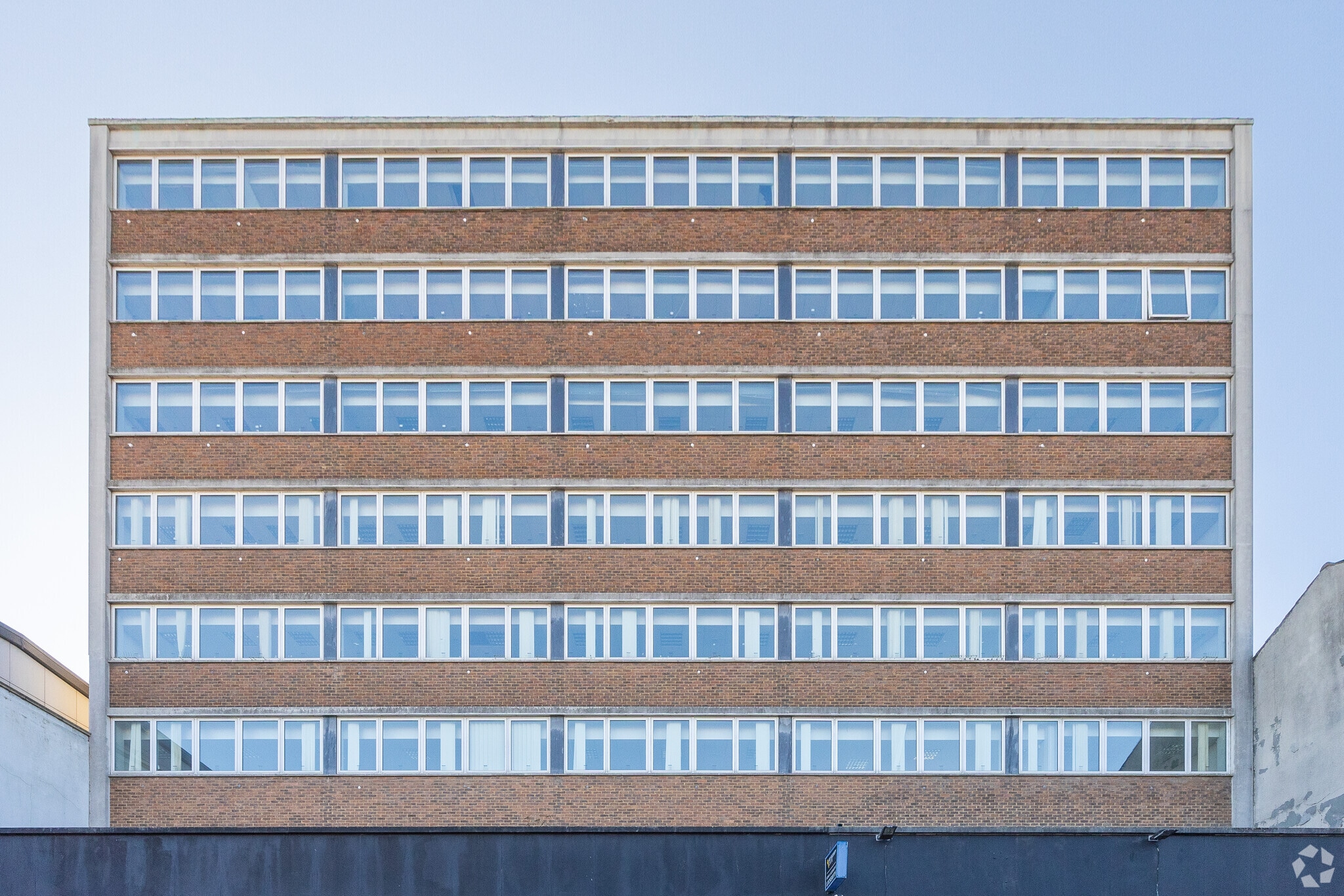 6 George St W, Luton to rent Building Photo- Image 1 of 13