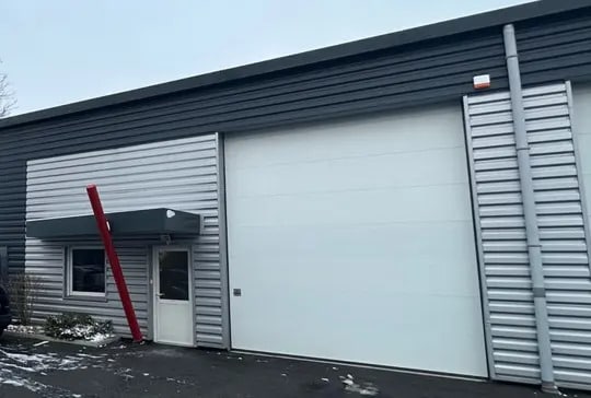Location Entrepôt 475 m² - Photo 1