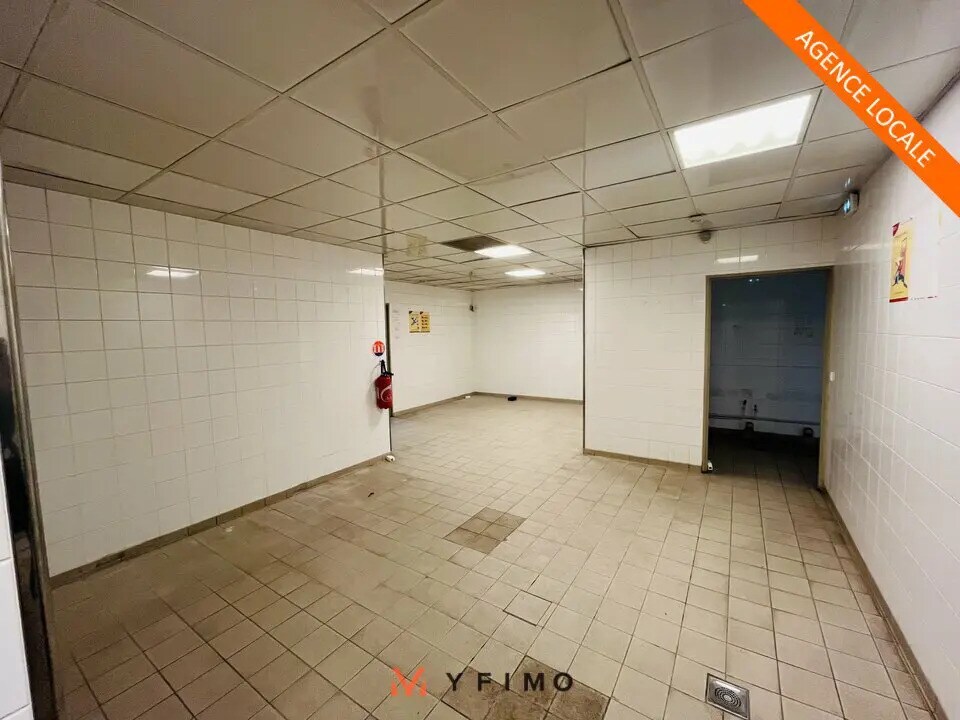 Location Local d'activités 250 m² - Photo 1
