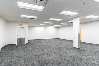 9900 18th St N, Saint Petersburg, FL to rent Interior Photo- Image 2 of 7