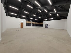 13 Benbow Ct, Shenley Church End to rent Interior Photo- Image 2 of 3