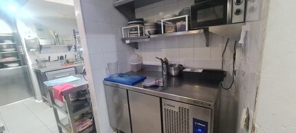 Retail in Madrid, Madrid to rent Interior Photo- Image 2 of 3