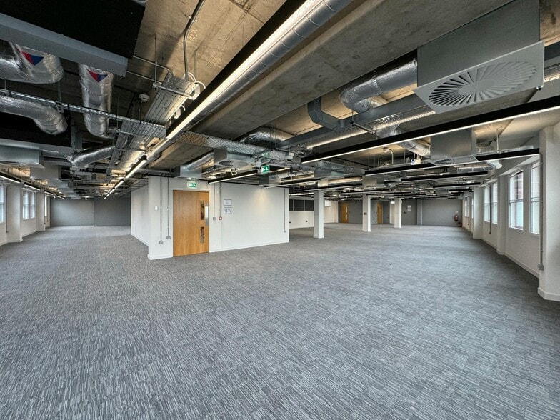 29 Grove Hill Rd, Harrow to rent - Building Photo - Image 3 of 5