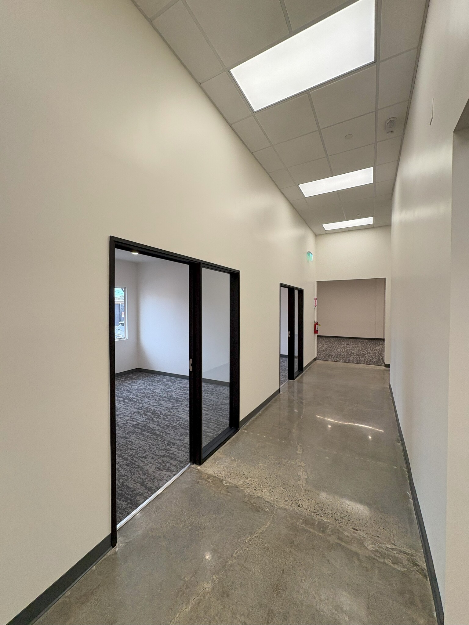 860 Charter St, Redwood City, CA for rent Interior Photo- Image 1 of 5