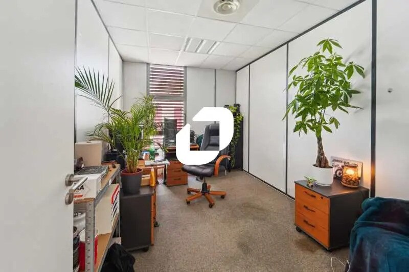 Office in Montpellier to rent Interior Photo- Image 1 of 15