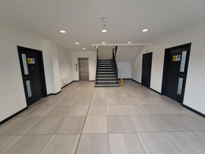 10 Laporte Way, Luton to rent Interior Photo- Image 2 of 3