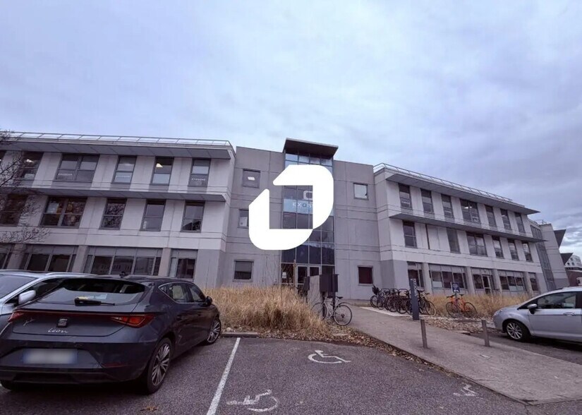 Office in Grenoble to rent - Building Photo - Image 1 of 8