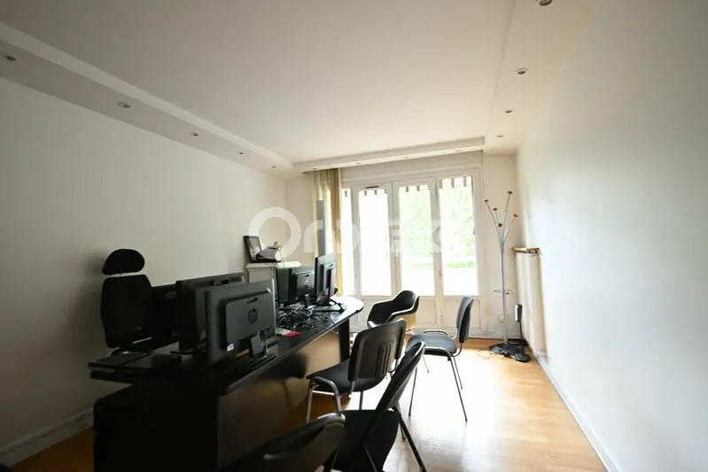 263 Route De Vienne, Vénissieux to rent - Interior Photo - Image 3 of 4