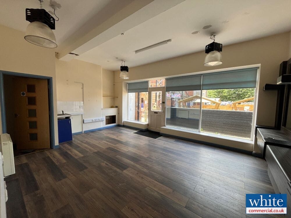 26 Market Pl, Banbury to rent Interior Photo- Image 1 of 4