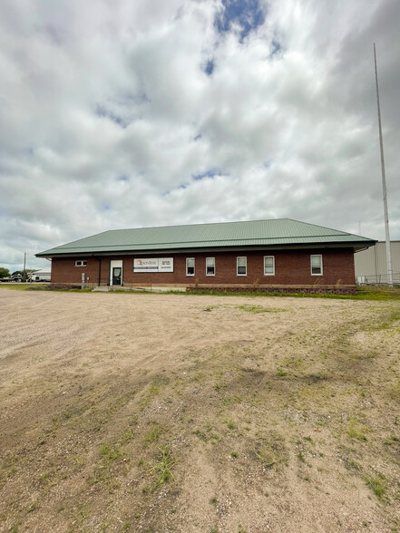 300 W Main St, Ada, MN for sale - Primary Photo - Image 1 of 16