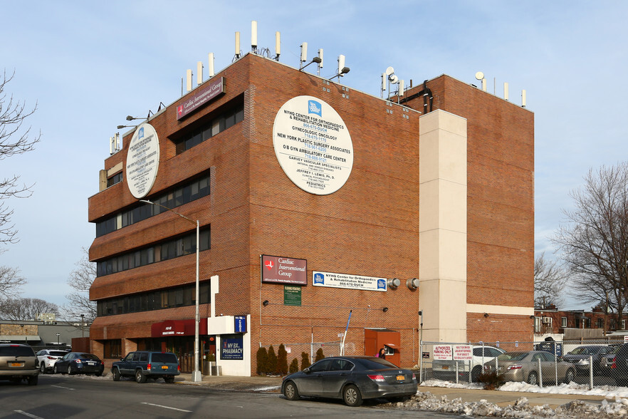 16303 Horace Harding Expy, Fresh Meadows, NY for sale - Primary Photo - Image 1 of 5