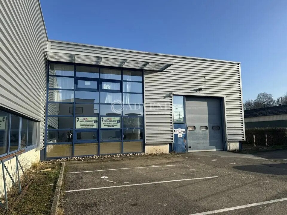 Location Local d'activités 256 m² - Photo 1