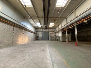 North Works, Bromyad Works Rd, Worcester to rent Interior Photo- Image 2 of 3
