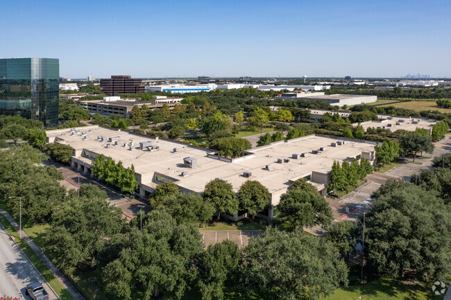 More details for 11410 Greens Crossing Blvd, Houston, TX - Light Industrial for Sale