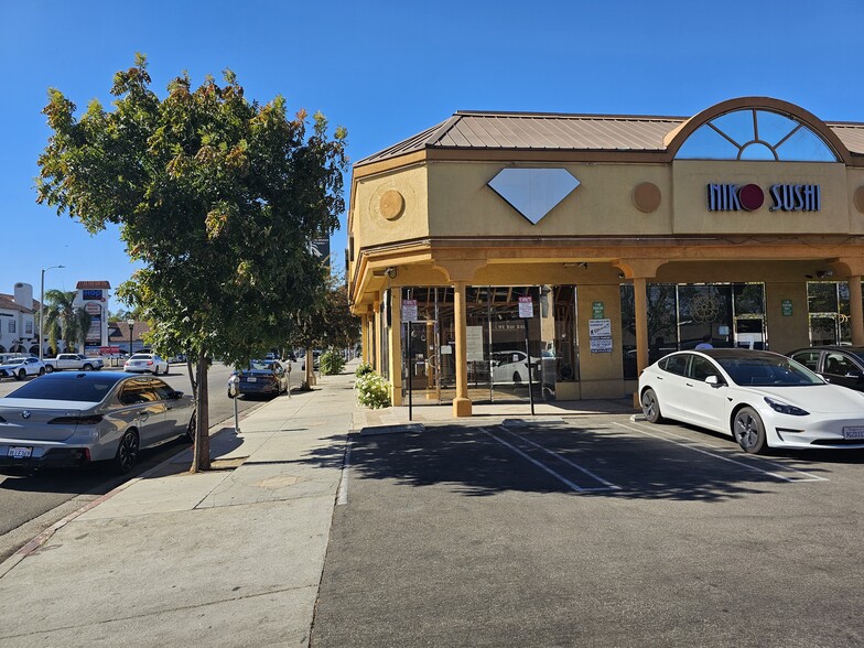 19001-19015 Ventura Blvd, Tarzana, CA for rent - Building Photo - Image 3 of 12