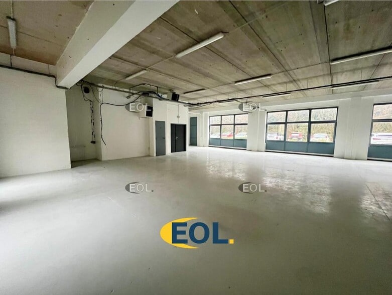 Industrial in Roissy-en-France to rent - Interior Photo - Image 2 of 4