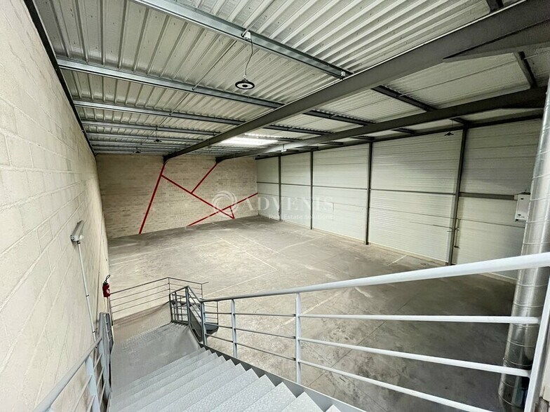 Light Industrial in Aulnay-sous-Bois to rent - Interior Photo - Image 3 of 8