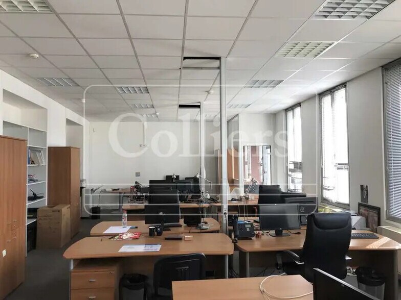 Office in Marseille to rent - Interior Photo - Image 2 of 15