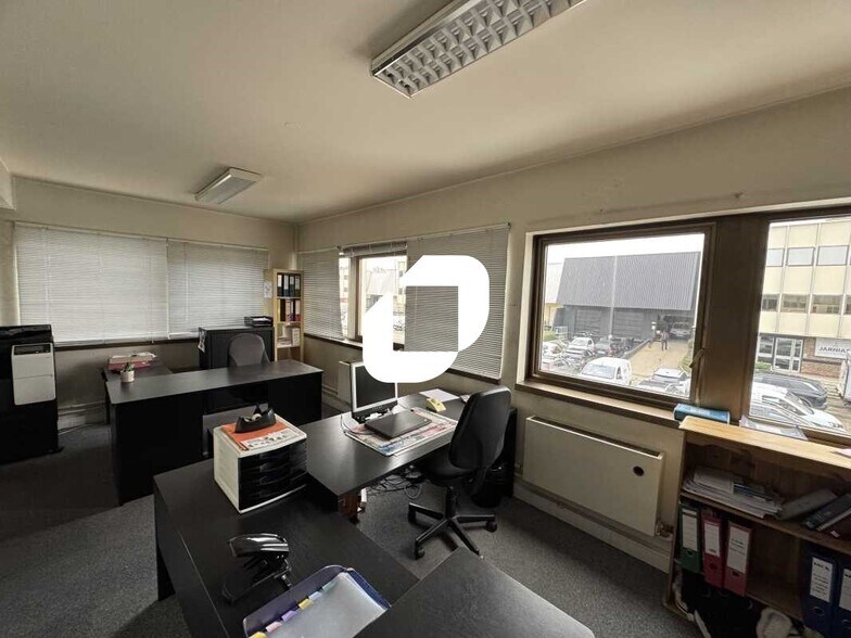 Industrial in L'HAY-LES-ROSES to rent - Interior Photo - Image 3 of 6