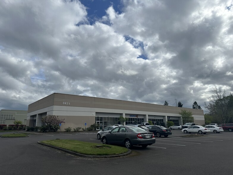 3871 Fairview Industrial Dr SE, Salem, OR for rent - Building Photo - Image 1 of 6