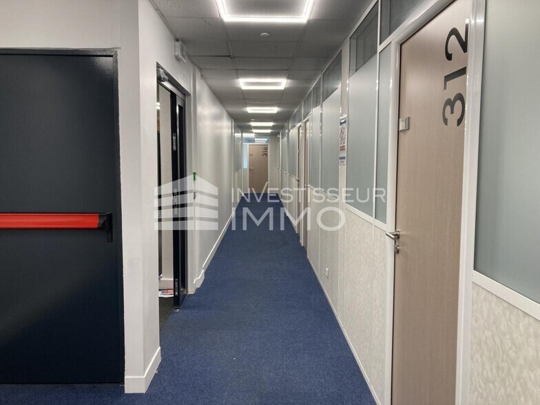 Office in Rueil Malmaison for sale - Interior Photo - Image 3 of 4