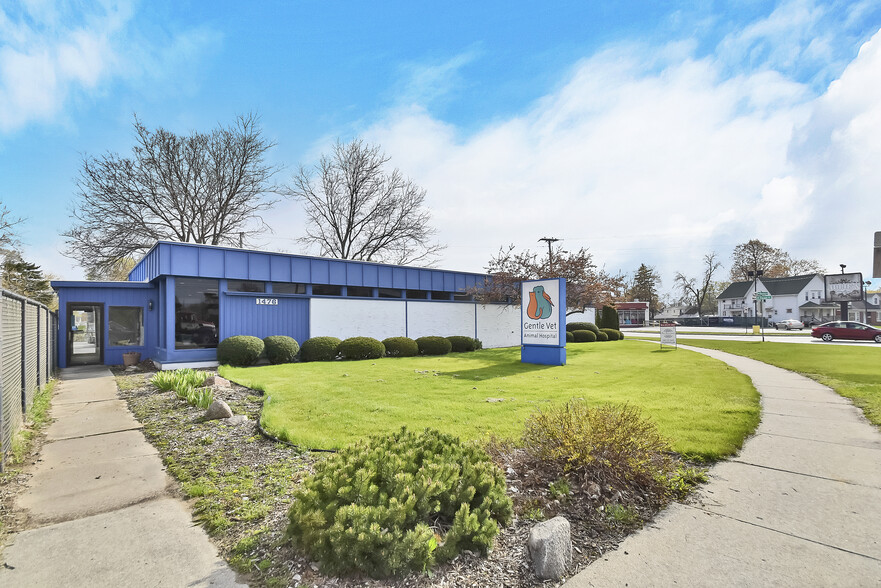 1476 University Ave, Green Bay, WI for sale - Building Photo - Image 1 of 1