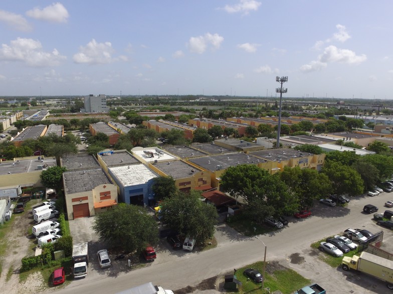 2329 W 78th St, Hialeah, FL for sale - Building Photo - Image 2 of 12