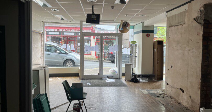 5-7 Bedwlwyn Rd, Ystrad Mynach for sale - Interior Photo - Image 2 of 2