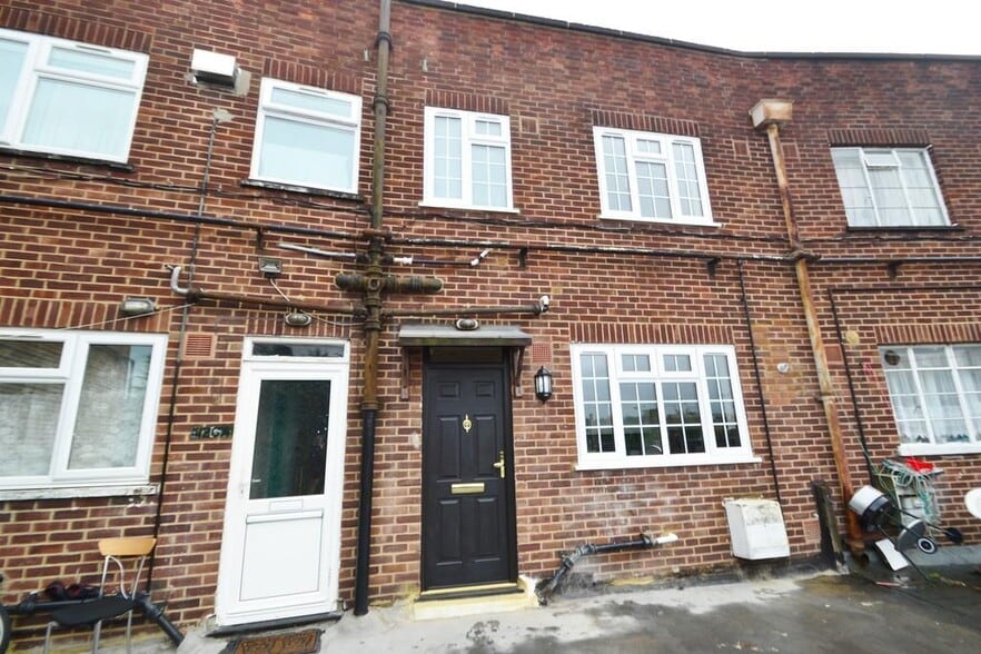 126-138 Tolworth Broadway, Surbiton for sale - Building Photo - Image 3 of 19