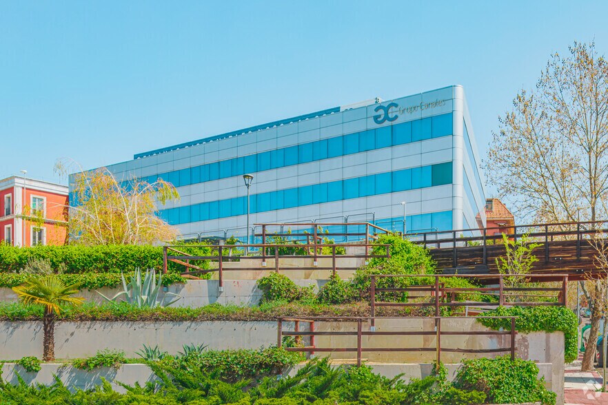 Calle Castillo de Turégano, 3, Las Rozas de Madrid, Madrid to rent - Building Photo - Image 2 of 7