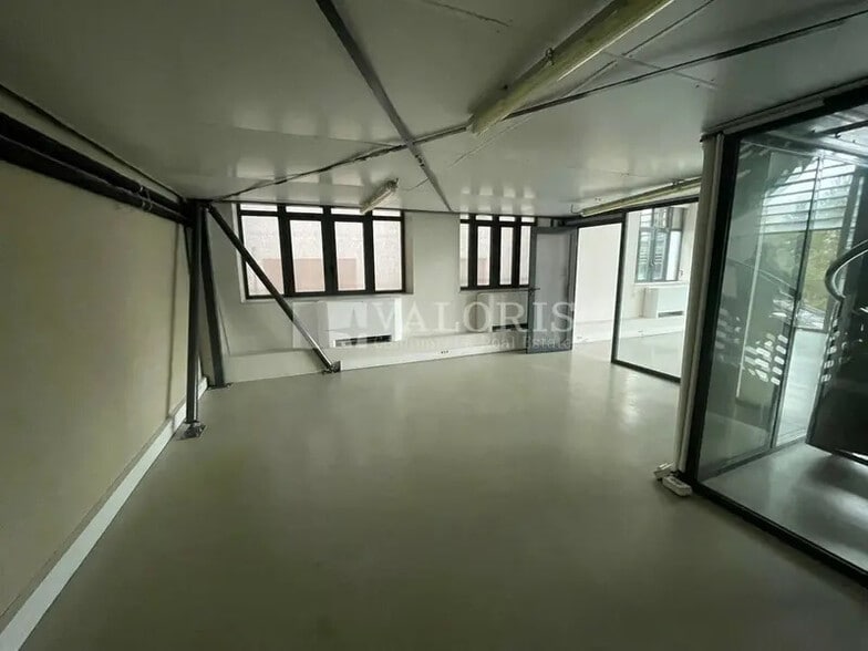 Office in Lyon to rent - Interior Photo - Image 2 of 5