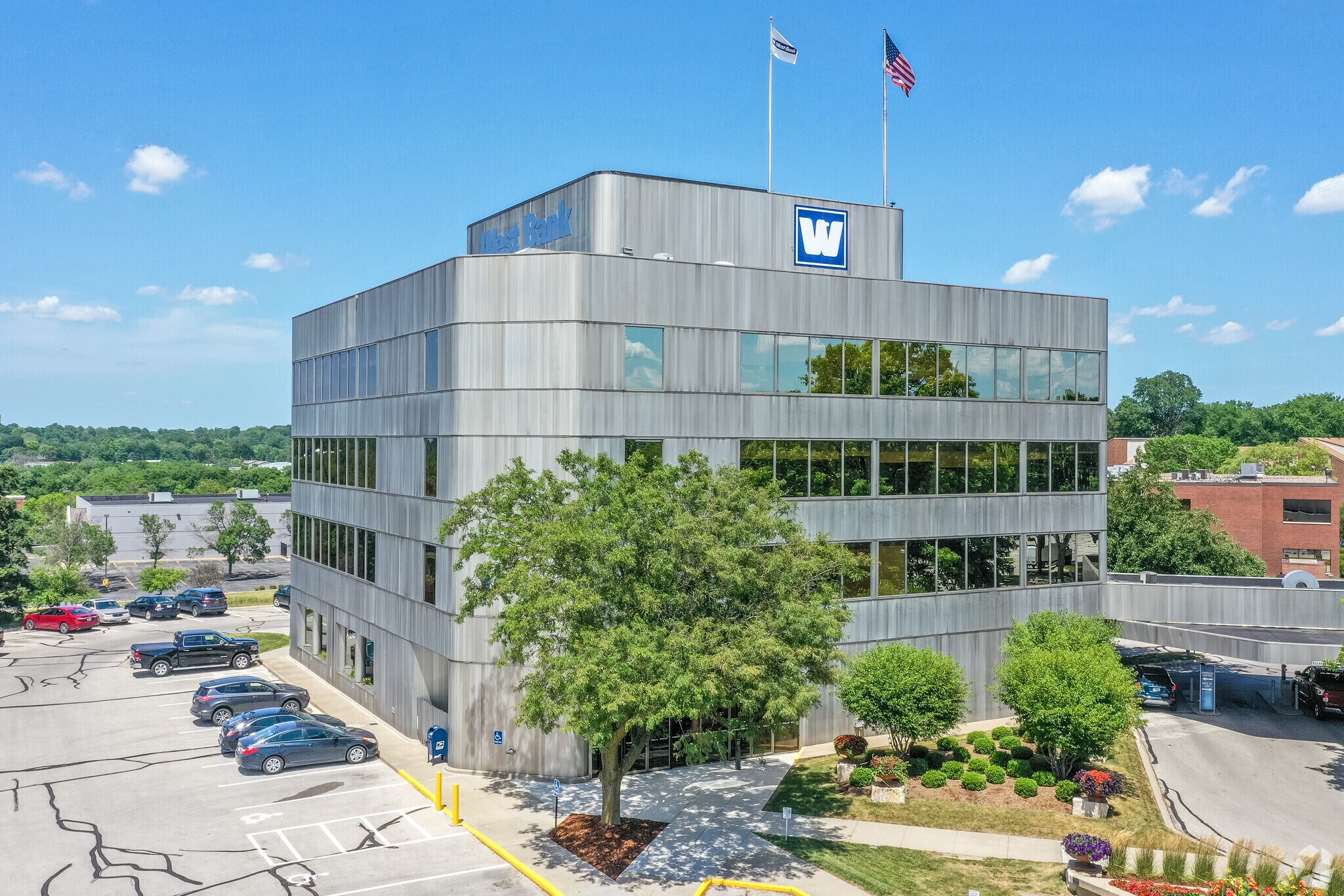 1601 22nd St, West Des Moines, IA to rent Building Photo- Image 1 of 5