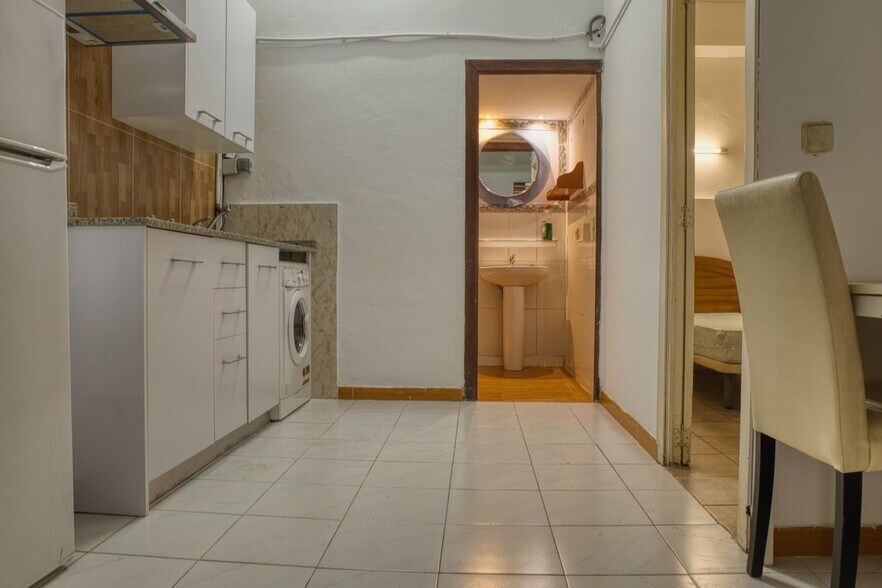Retail in Manacor, Islas Baleares for sale - Interior Photo - Image 2 of 11