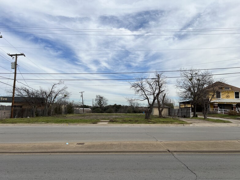 2309 Oakland Blvd, Fort Worth, TX for sale - Building Photo - Image 1 of 11