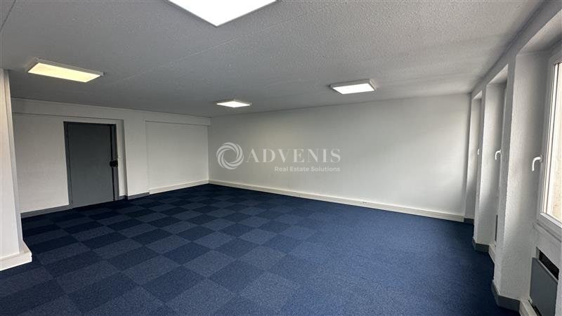 Office in Créteil to rent - Interior Photo - Image 2 of 10