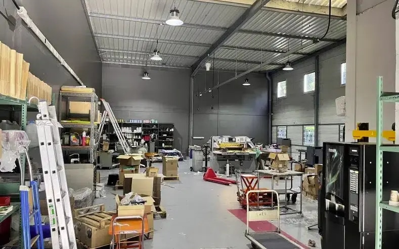 Industrial in Bondy to rent Interior Photo- Image 1 of 3