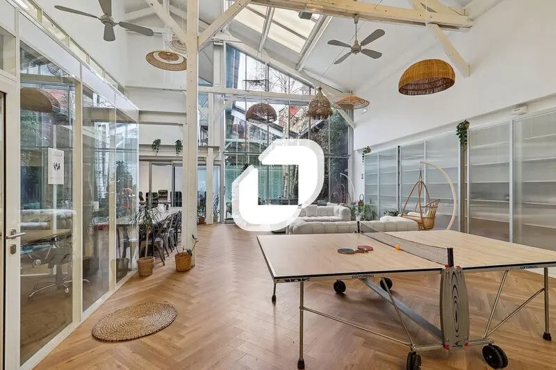 Office in Montreuil to rent Building Photo- Image 1 of 6