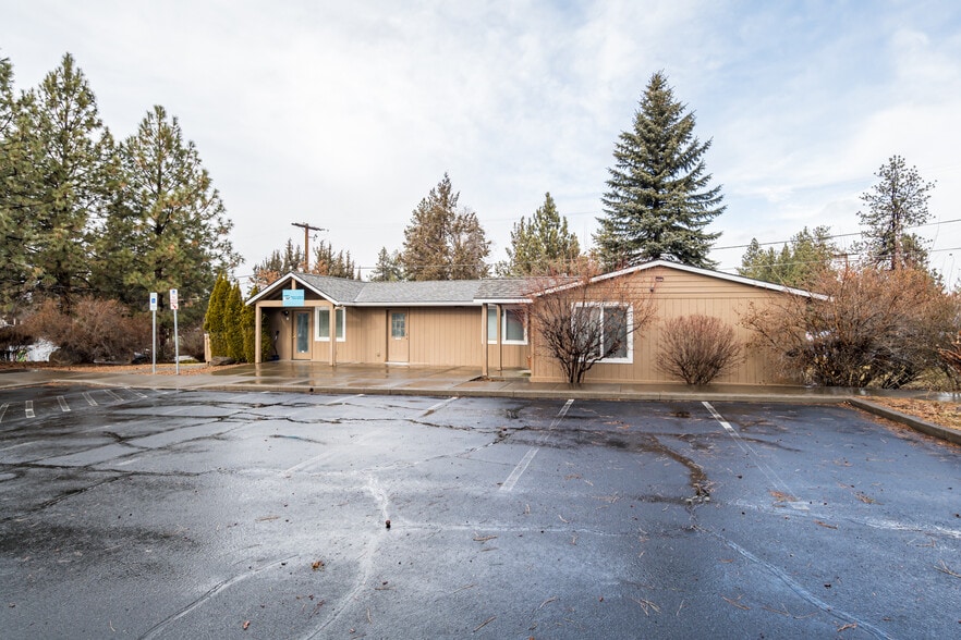 909 SE 2nd St, Bend, OR to rent - Building Photo - Image 3 of 7