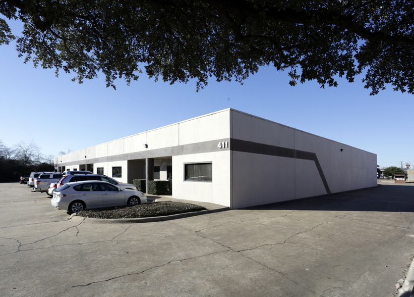 411 Industrial Dr, Richardson, TX for rent - Primary Photo - Image 1 of 4