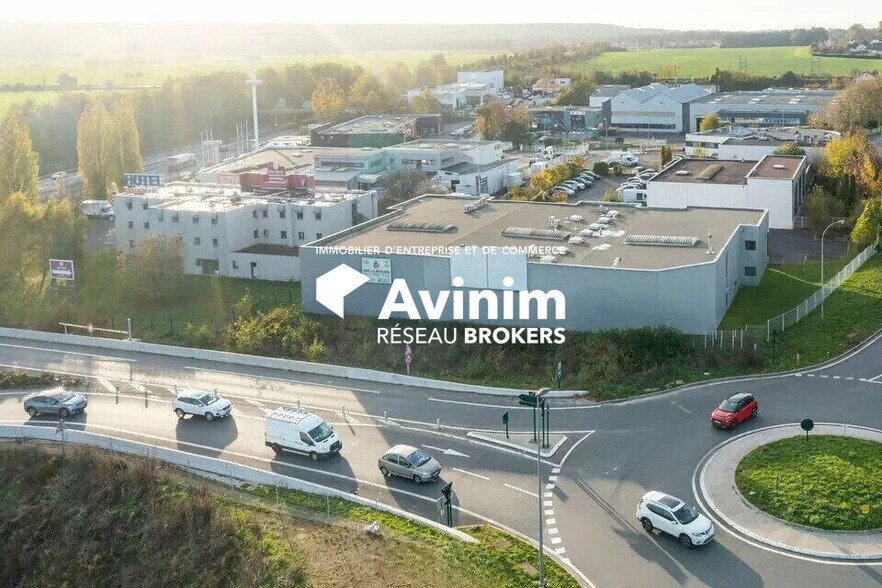 Industrial in Baillet En France to rent - Aerial - Image 3 of 3