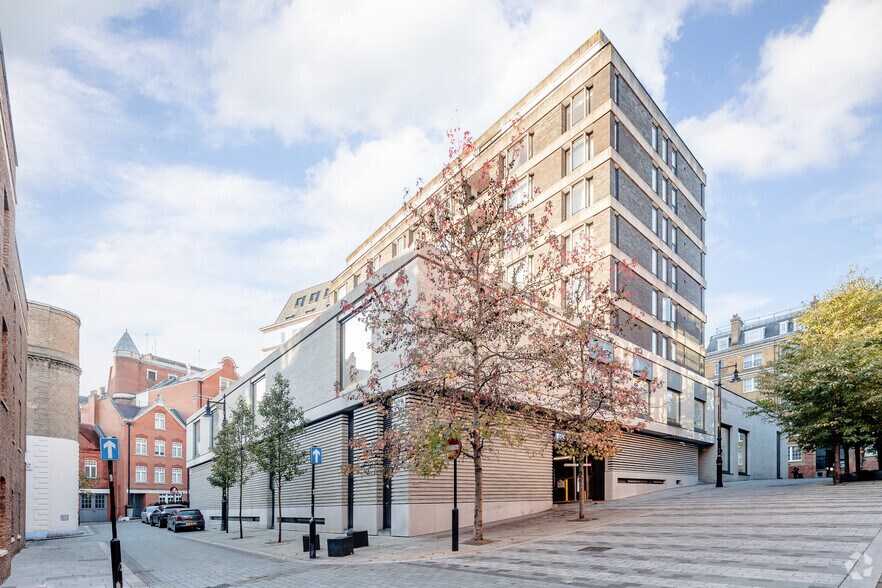 20-35 Grosvenor Hl, London for sale - Primary Photo - Image 1 of 1