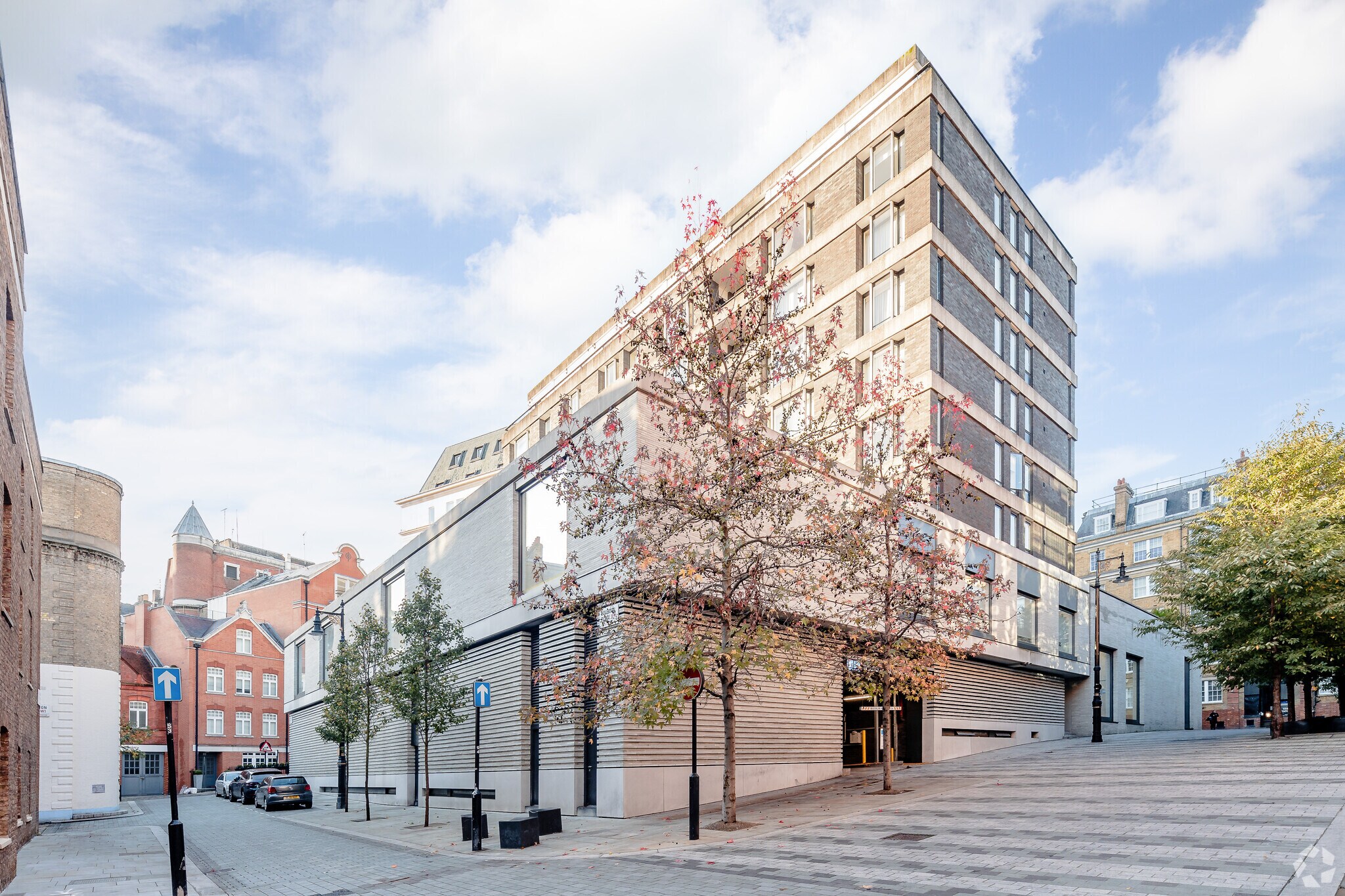 20-35 Grosvenor Hl, London for sale Primary Photo- Image 1 of 1