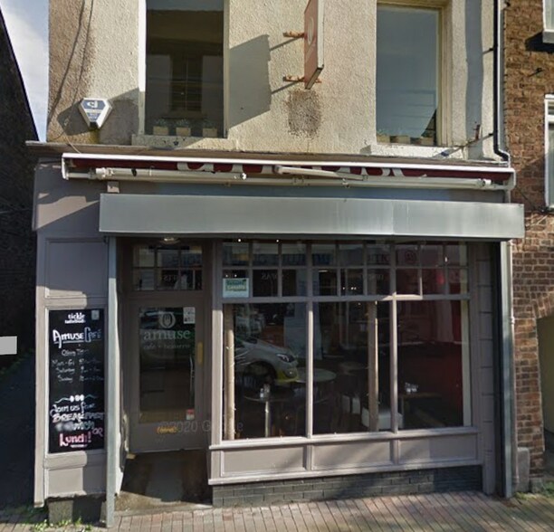 43 Chestergate, Macclesfield to rent - Building Photo - Image 1 of 1
