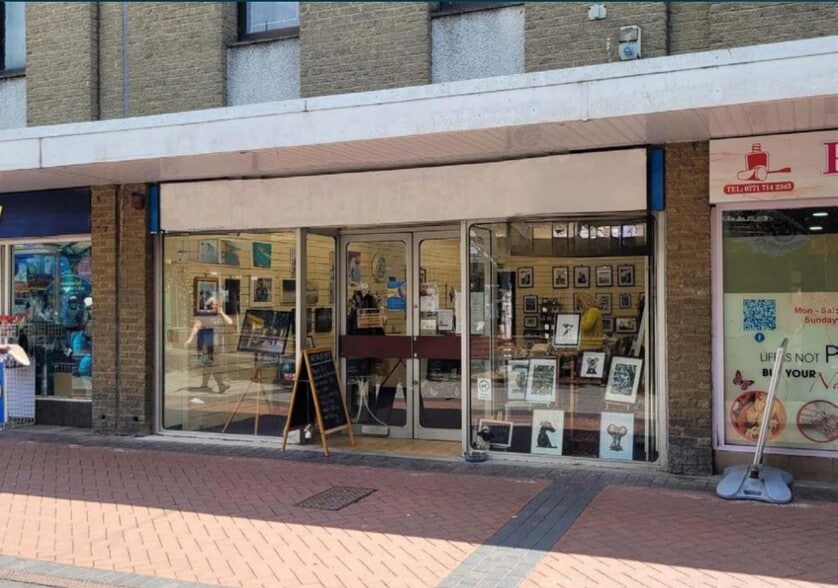 15-29 La Porte Precinct, Grangemouth for sale - Primary Photo - Image 1 of 1