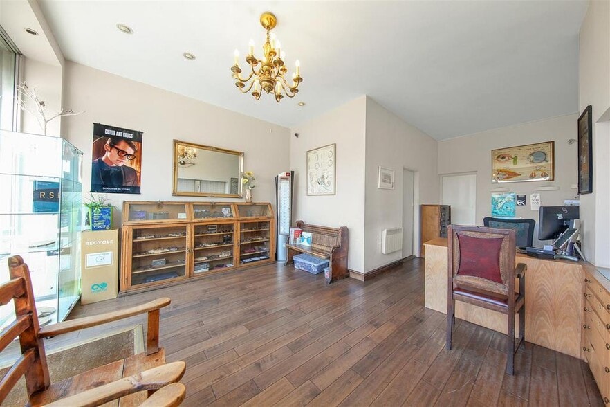 Chamberlayne Rd, London to rent - Building Photo - Image 2 of 12