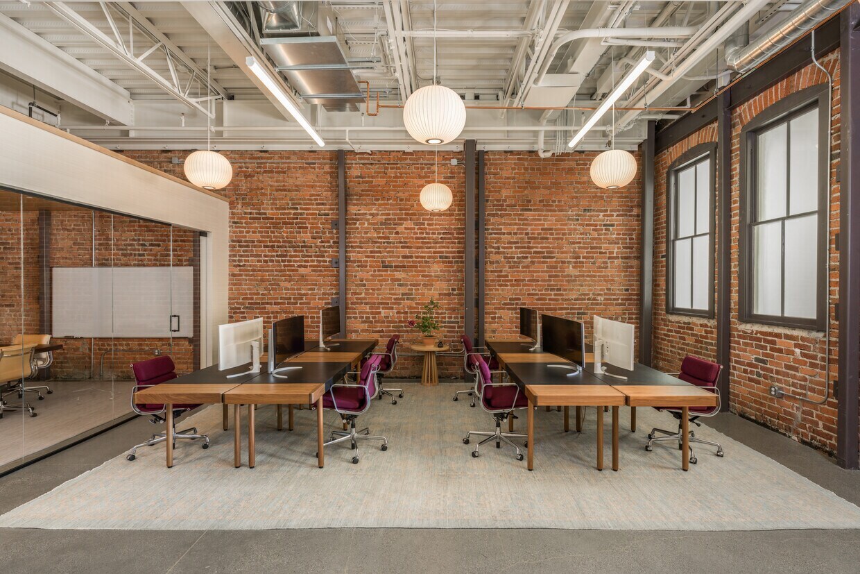 925 Main St, Redwood City, CA to rent Interior Photo- Image 1 of 10