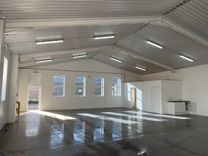 Dominion Way West, Worthing to rent Building Photo- Image 2 of 4